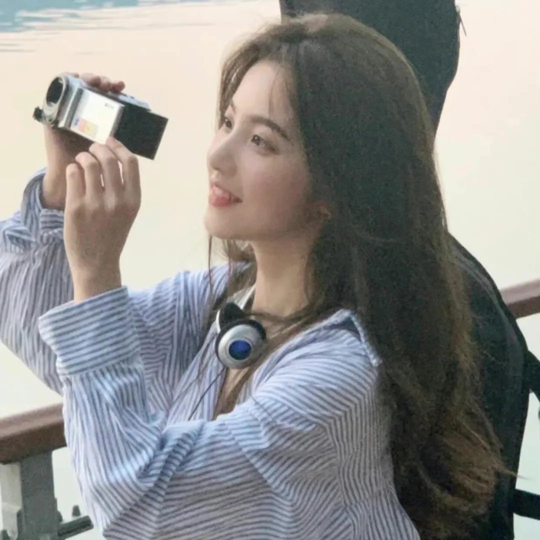 女儿国嬉春